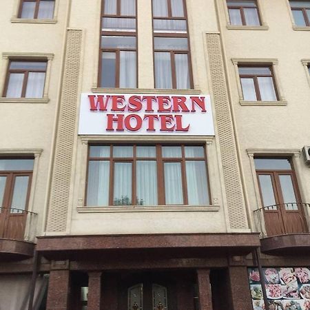 Western Suites Hotel Tasjkent Exteriör bild