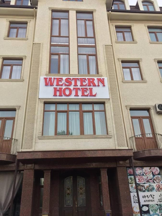 Western Suites Hotel Tasjkent Exteriör bild