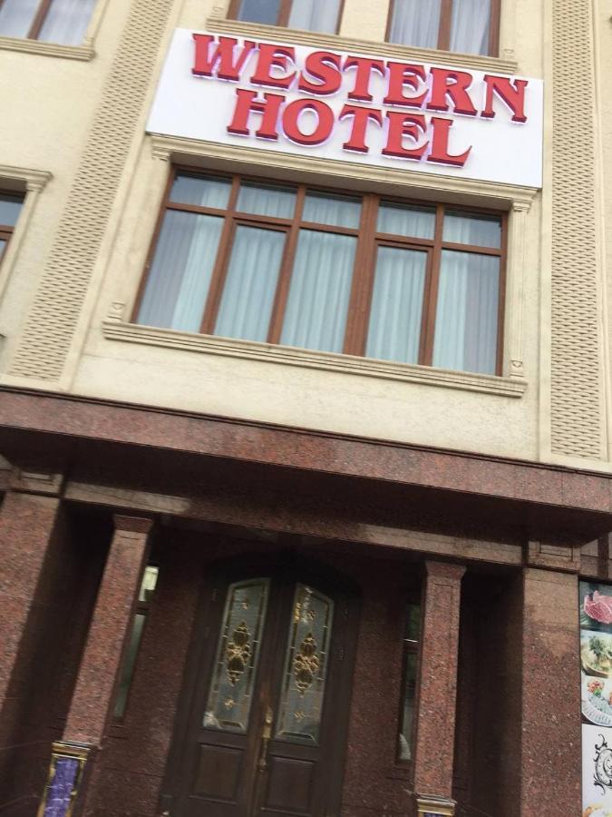 Western Suites Hotel Tasjkent Exteriör bild