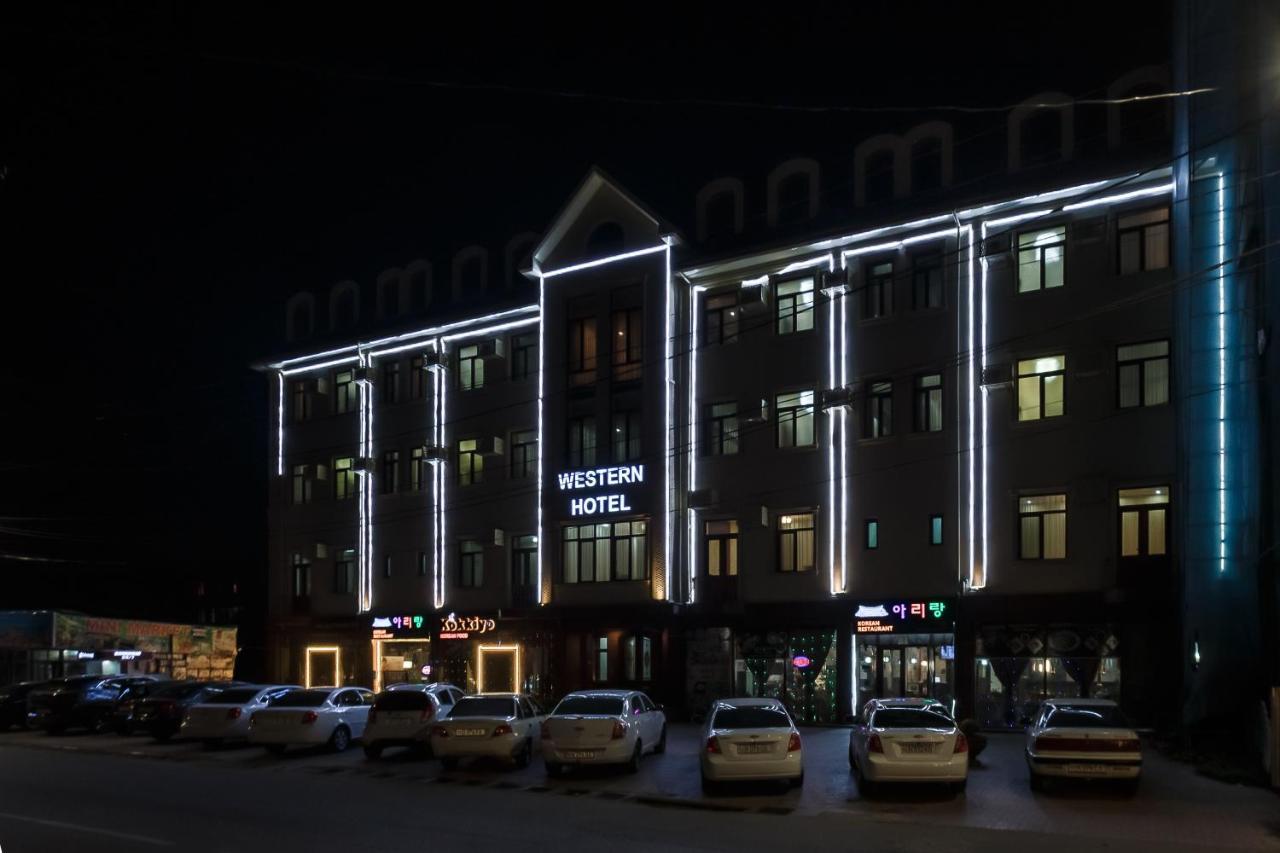Western Suites Hotel Tasjkent Exteriör bild